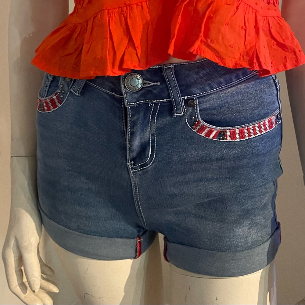 Vintage Boho Blue Savvy Sz 7/28 1/25 Denim Shorts Embroidered Pockets
